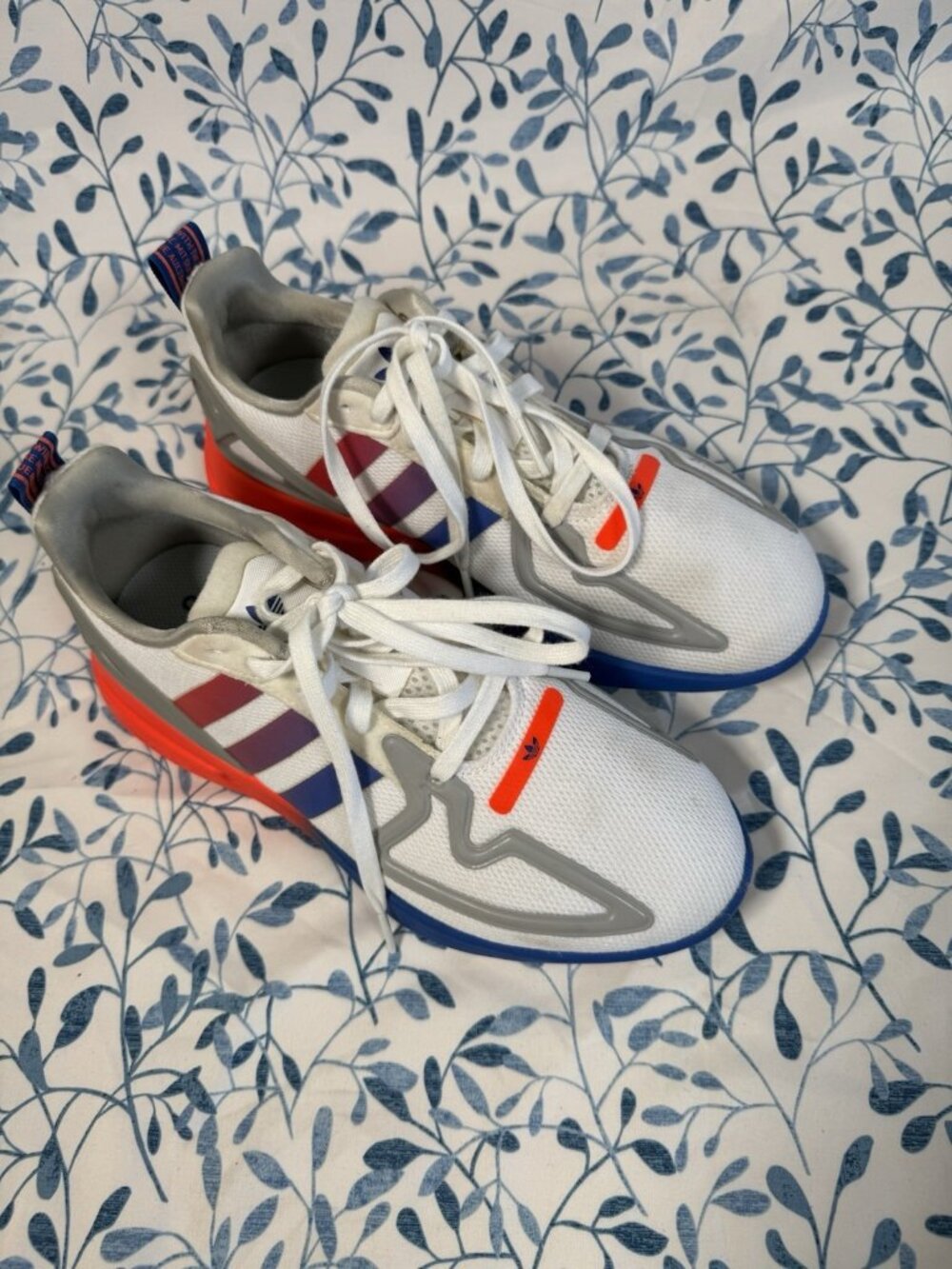 Adidas ZX 2K FLUX Teens White Running Shoes Sneakers Size 5 Athleisure Casual